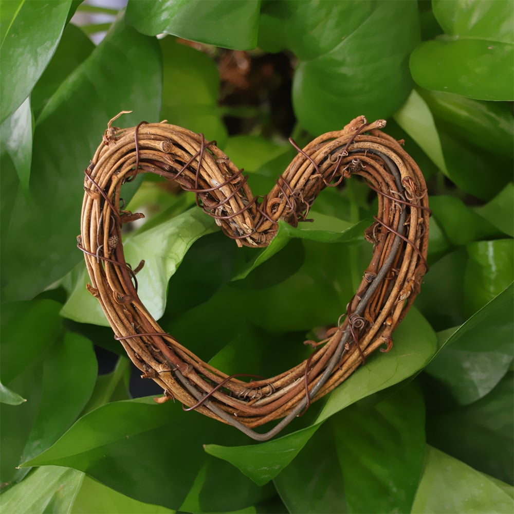 Christmas Rattan Ring Natural Heart Star Festive Wreaths: Perfect Holiday & Wedding Decor!