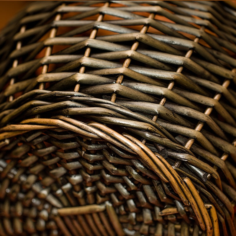 Antique Style Rattan Storage Basket - Lidded Kitchen Egg & Snack Container (21x19x28cm)