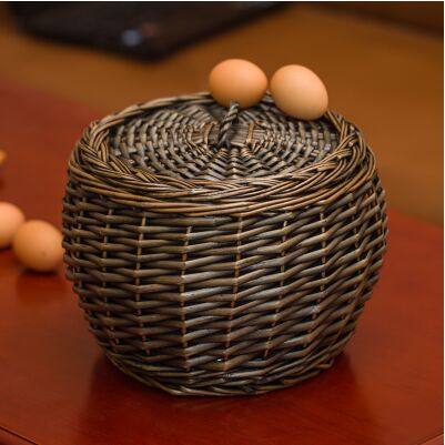Antique Style Rattan Storage Basket - Lidded Kitchen Egg & Snack Container (21x19x28cm)