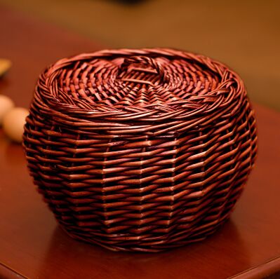Antique Style Rattan Storage Basket - Lidded Kitchen Egg & Snack Container (21x19x28cm)