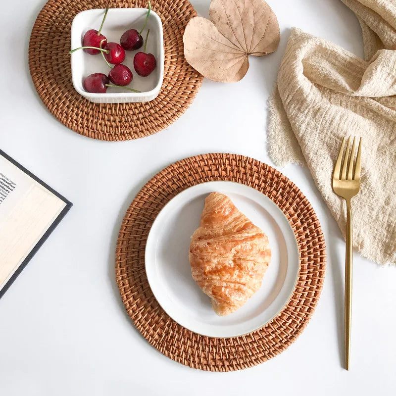 Cup Mat Round Natural Rattan Hot Pad - Hand Woven Heat Insulation Placemats for Kitchen Decoration