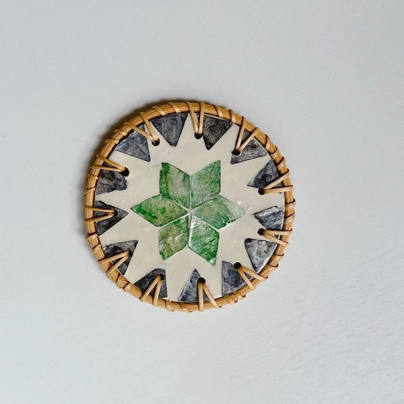 Handmade Colorful Rattan Thermal Insulation Coaster - Shell Flower Pattern Round Table Protection