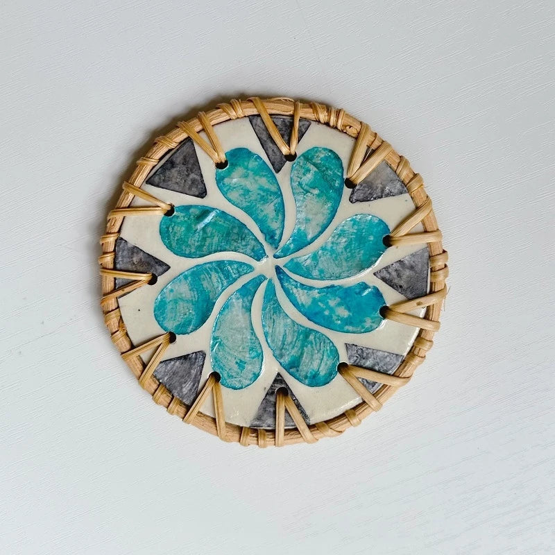 Handmade Colorful Rattan Thermal Insulation Coaster - Shell Flower Pattern Round Table Protection