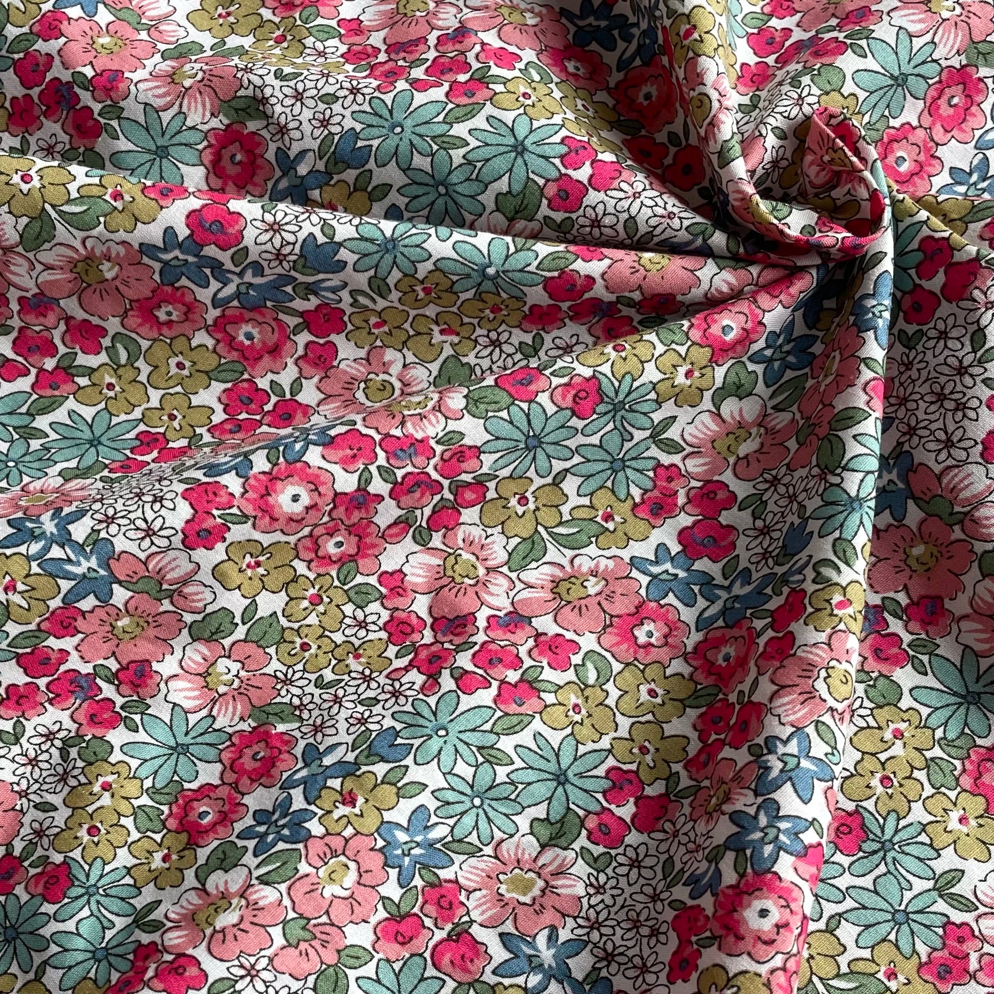 145x50cm New Floral 100% Cotton 40S Liberty Style Fabric - Digital Printing for Sewing Dresses & Kids Designer Handmade Projects