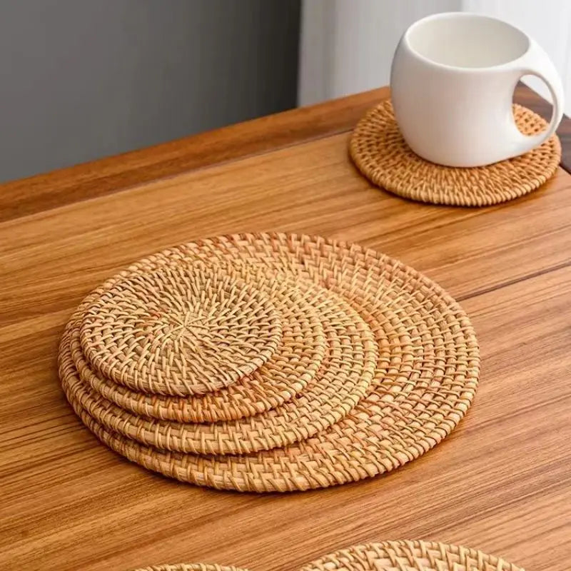 Cup Mat Round Natural Rattan Hot Pad - Hand Woven Heat Insulation Placemats for Kitchen Decoration